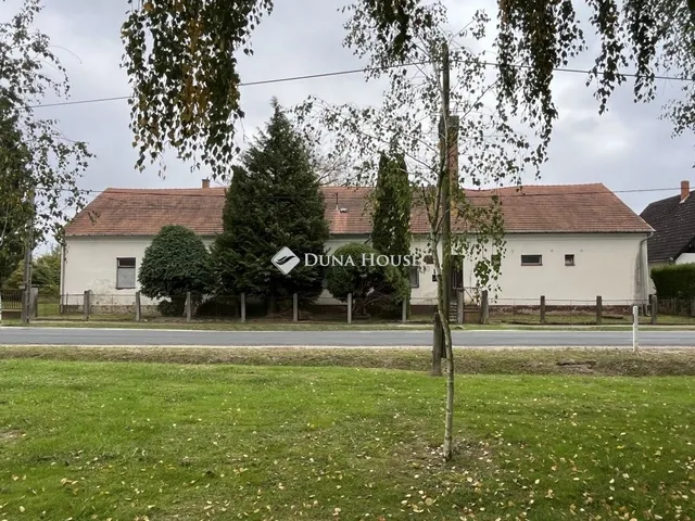 Eladó ház Rátót 275 nm