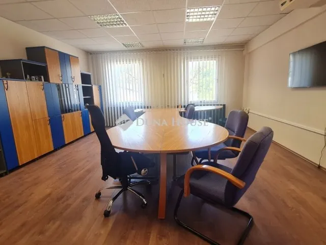 Kiadó kereskedelmi és ipari ingatlan Zalaegerszeg 33 nm