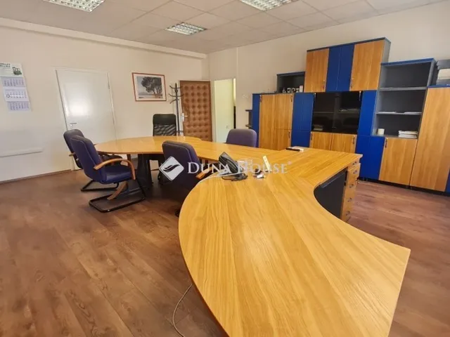 Kiadó kereskedelmi és ipari ingatlan Zalaegerszeg 33 nm