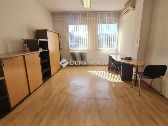 Kiadó kereskedelmi és ipari ingatlan Zalaegerszeg 33 nm