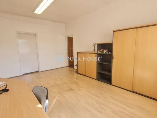 Kiadó kereskedelmi és ipari ingatlan Zalaegerszeg 33 nm