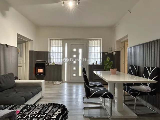 Eladó ház Kám 97 nm