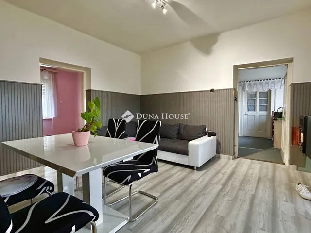 Eladó ház Kám 97 nm