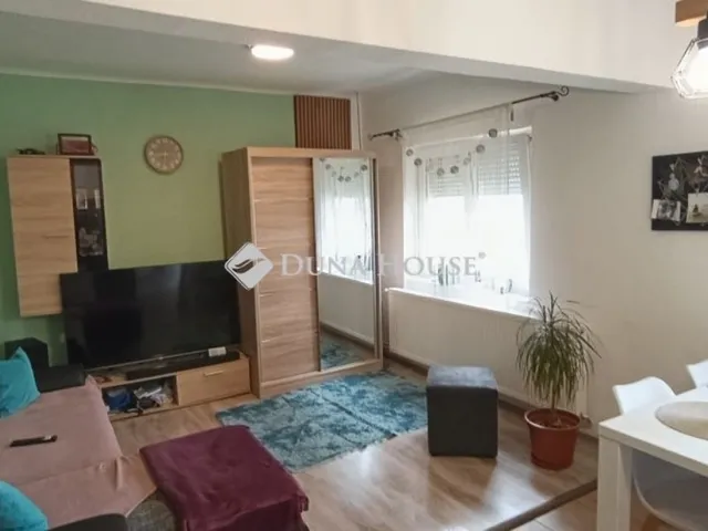 Eladó ház Molnári 45 nm