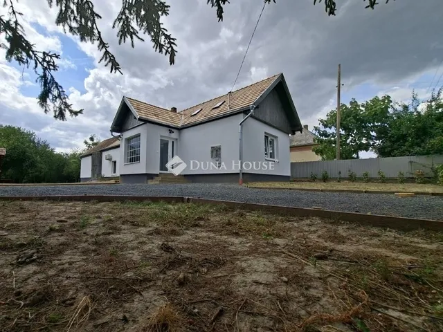 Eladó ház Kisgörbő 71 nm