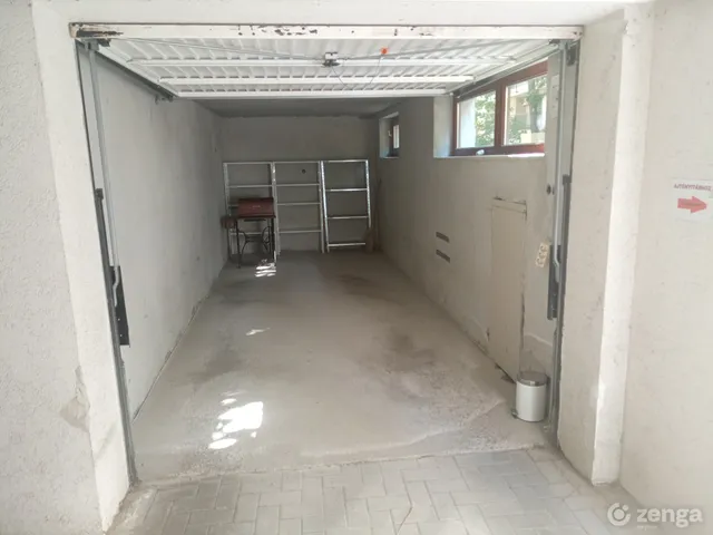 Kiadó garázs Szeged, Belváros 16 nm