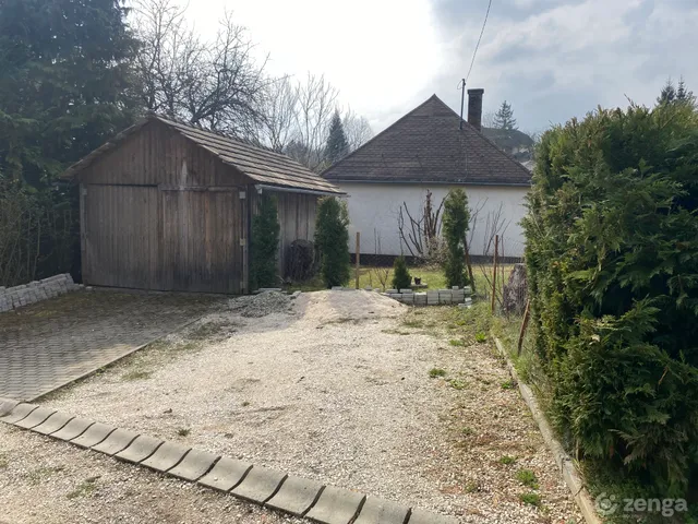 Eladó telek Borzavár 152 nm