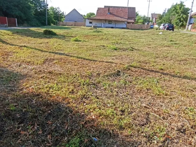 Eladó telek Erdőkertes, Nyíres 1105 nm