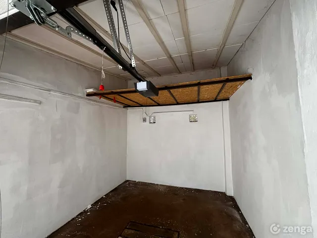 Eladó garázs Szolnok, Belváros 15 nm