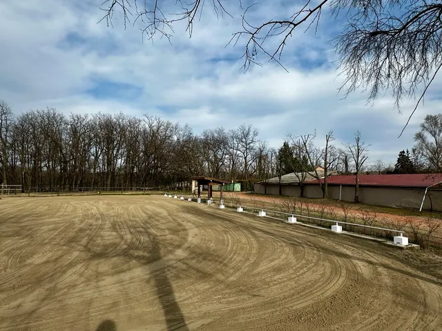 Kiadó mezőgazdasági ingatlan Fót 25000 nm