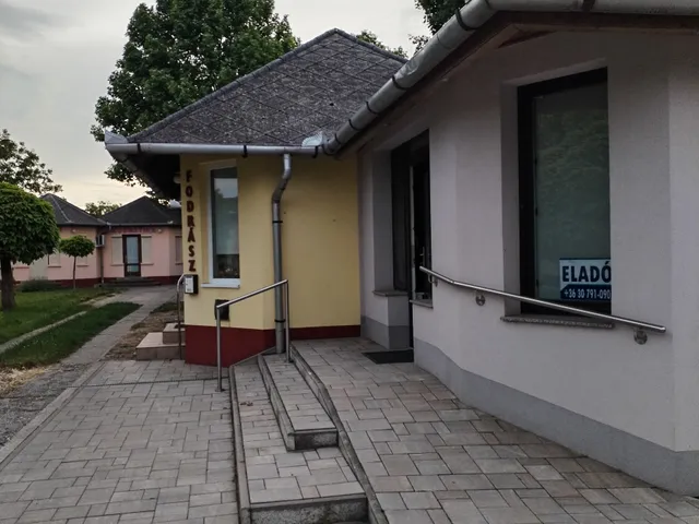Eladó kereskedelmi és ipari ingatlan Nagyhegyes, Jókai. U.2. 36 nm