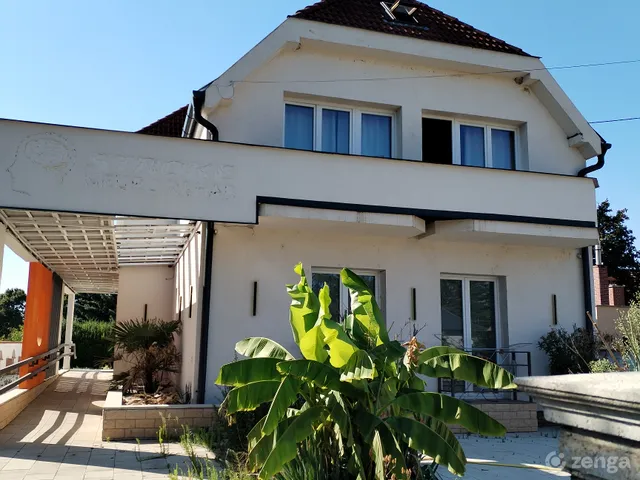 Eladó ház Hajdúszoboszló 250 nm