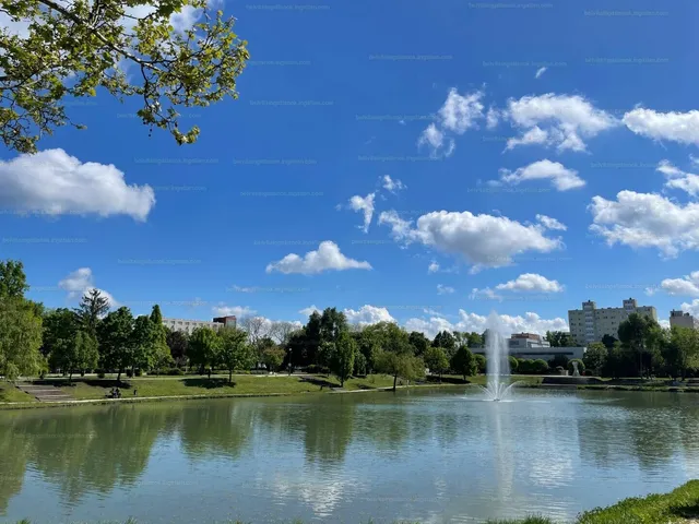 Eladó lakás Tiszaújváros, Szent István út 50 nm