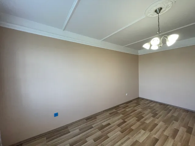 Eladó lakás Tiszaújváros, Szent István út 37 nm