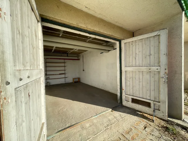 Kiadó garázs Miskolc, Avas, Felsőruzsin körút 18 nm