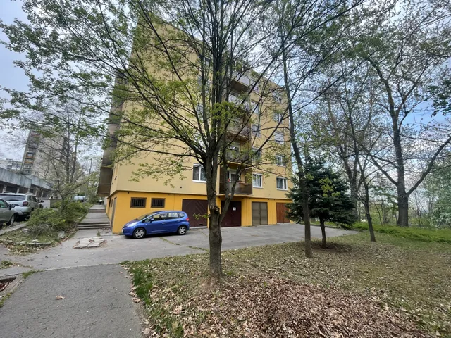 Eladó garázs Miskolc, Avas, Gesztenyés  18 nm