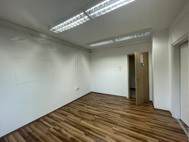 Kiadó kereskedelmi és ipari ingatlan Miskolc, Belváros 36 nm