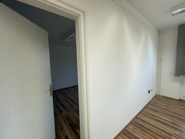 Kiadó kereskedelmi és ipari ingatlan Miskolc, Belváros, Jókai Mór 36 nm