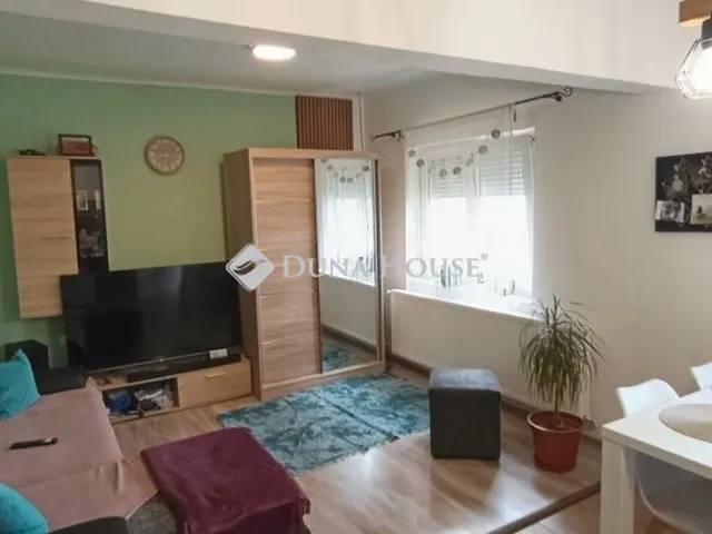 Eladó ház Molnári 45 nm