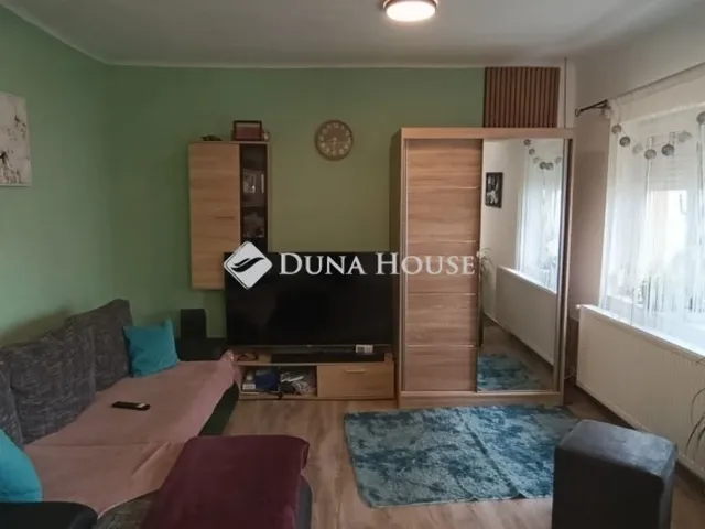 Eladó ház Molnári 45 nm