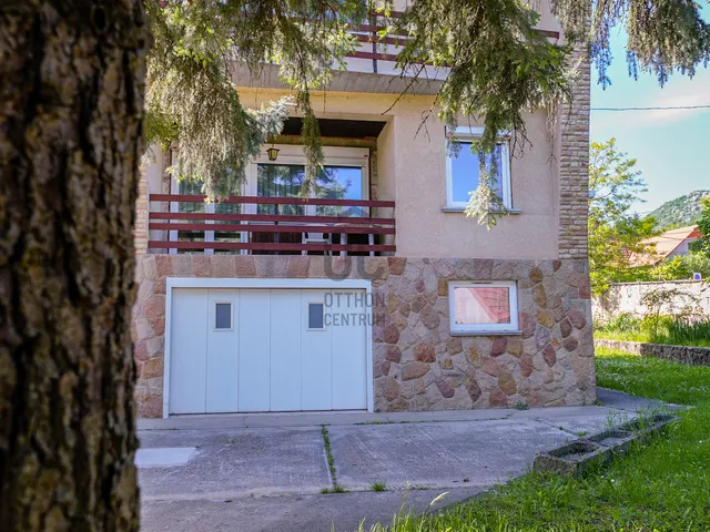 Eladó ház Pilisborosjenő 198 nm
