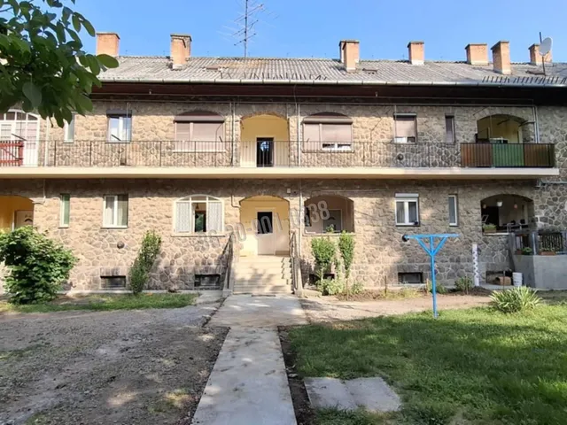 Eladó lakás Petőfibánya 55 nm