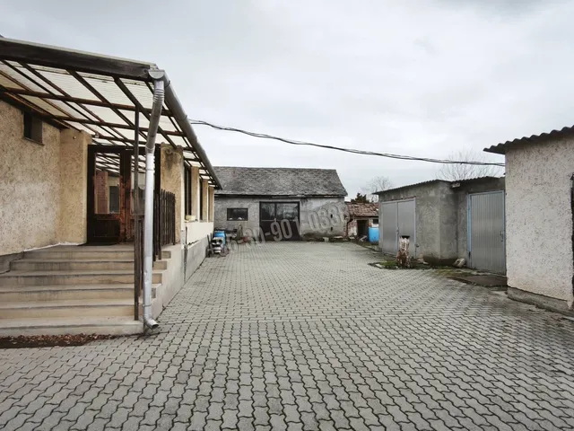 Eladó ház Lőrinci 174 nm