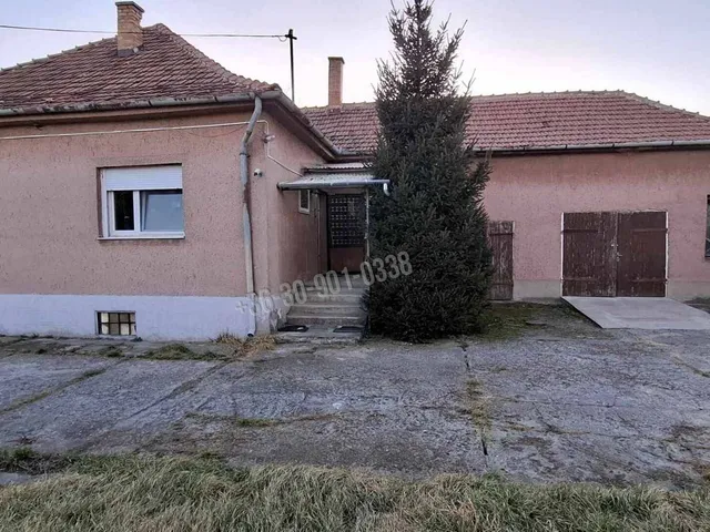 Eladó ház Lőrinci 105 nm