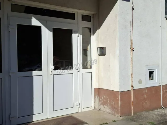 Eladó lakás Petőfibánya 63 nm