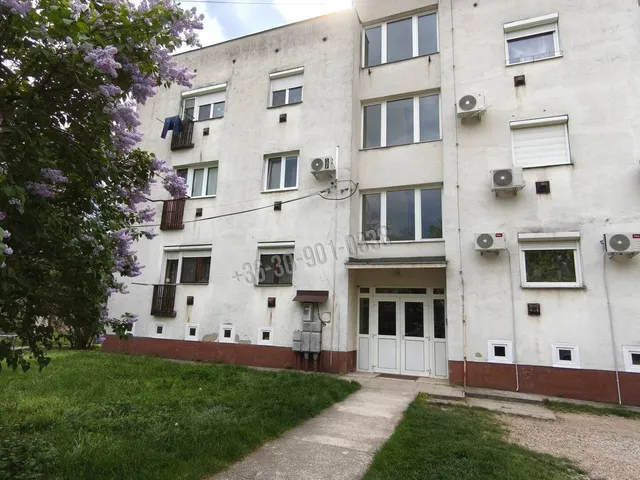 Eladó lakás Petőfibánya 63 nm