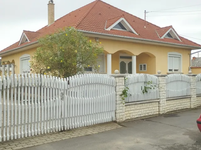 Eladó ház Hajdúböszörmény 160 nm