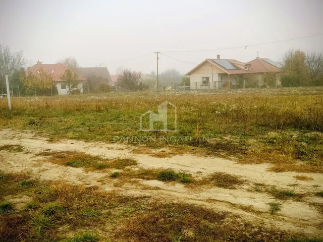 Eladó telek Sárszentmihály 872 nm