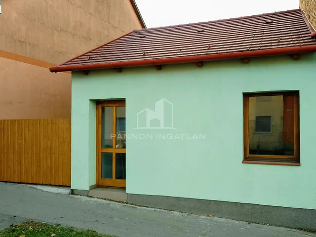 Kiadó kereskedelmi és ipari ingatlan Székesfehérvár 37 nm
