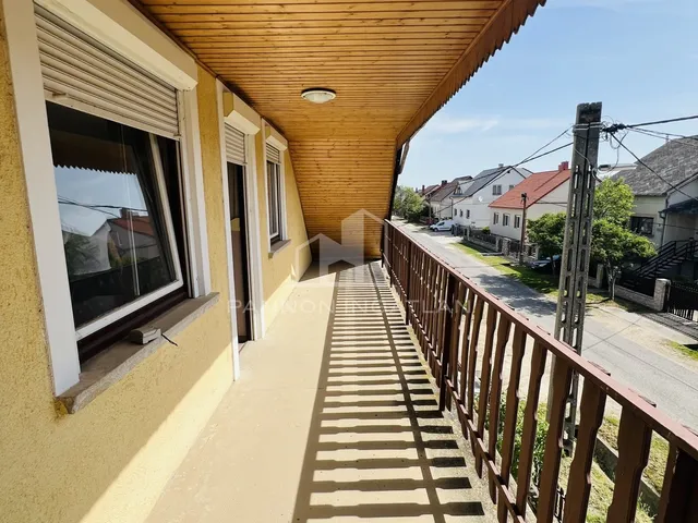 Eladó ház Pápa 192 nm