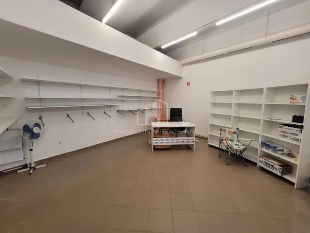 Eladó kereskedelmi és ipari ingatlan Veszprém 25 nm