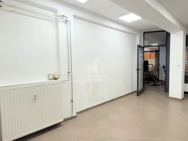 Kiadó kereskedelmi és ipari ingatlan Veszprém 25 nm