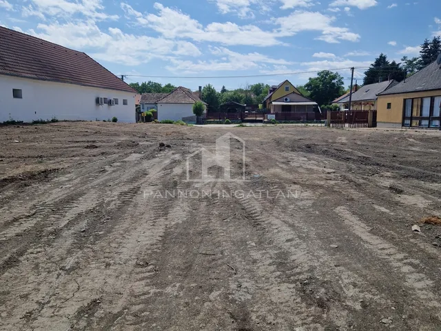 Eladó telek Csajág 2302 nm