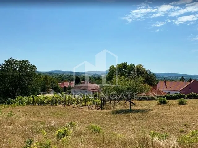 Eladó telek Magyarpolány 1531 nm