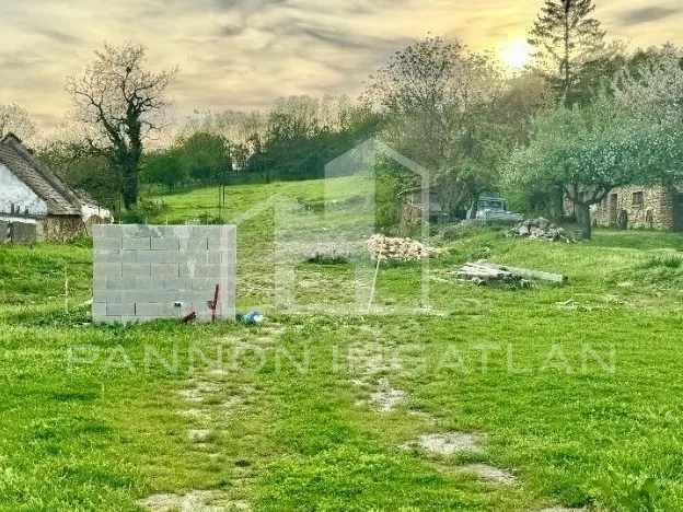 Eladó telek Magyarpolány 1310 nm