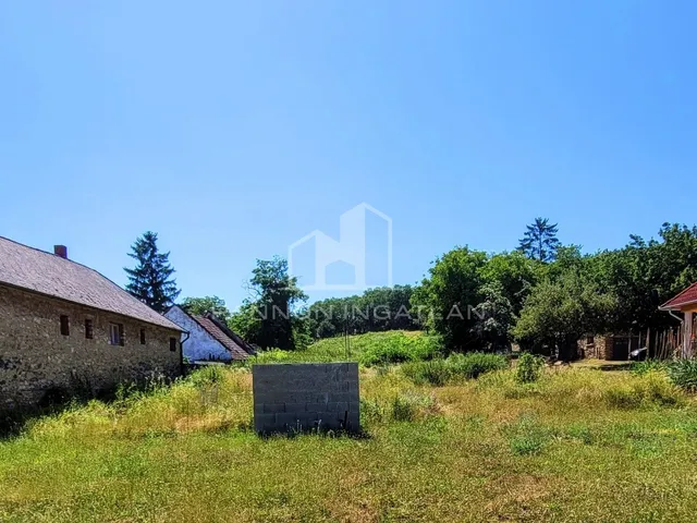 Eladó telek Magyarpolány 1310 nm