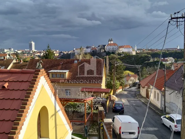 Kiadó ház Veszprém 136 nm
