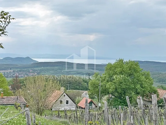 Eladó ház Balatonszőlős 100 nm