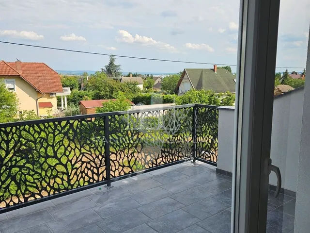 Eladó ház Révfülöp 203 nm