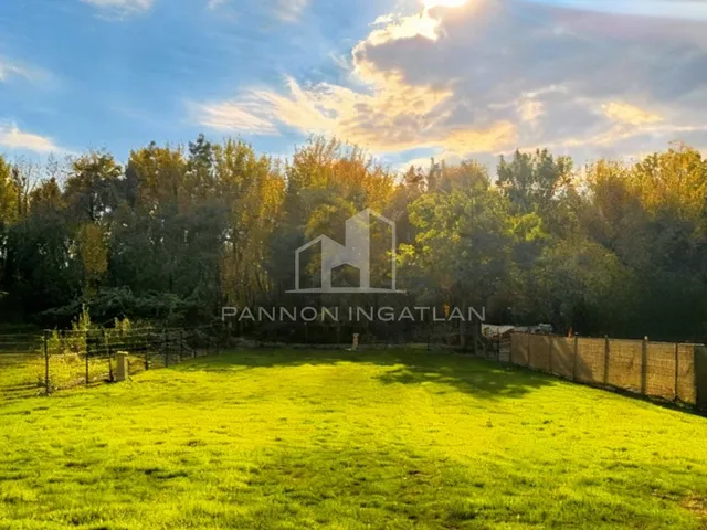 Eladó ház Balatonfűzfő 222 nm