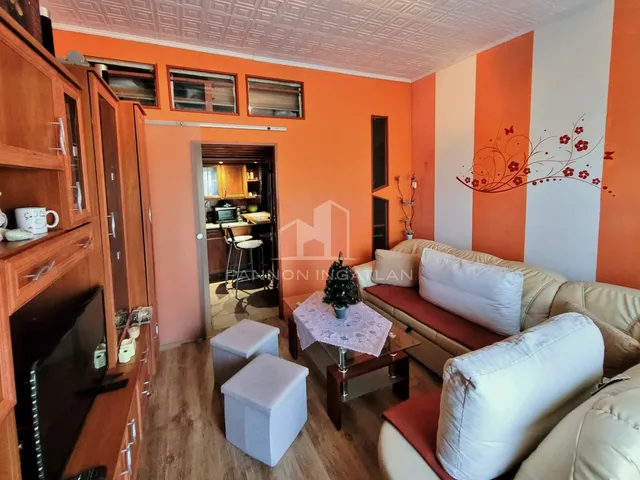 Eladó lakás Hajmáskér 42 nm