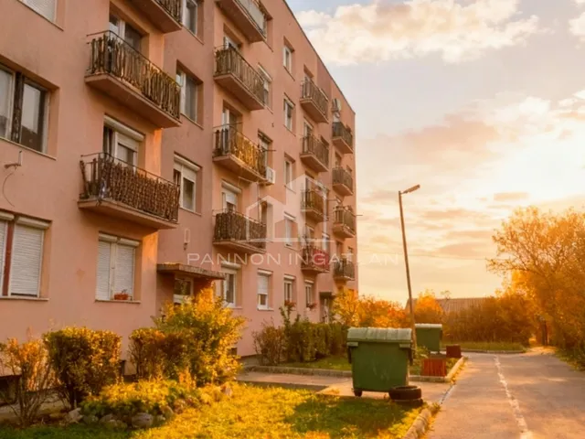 Eladó lakás Hajmáskér 32 nm