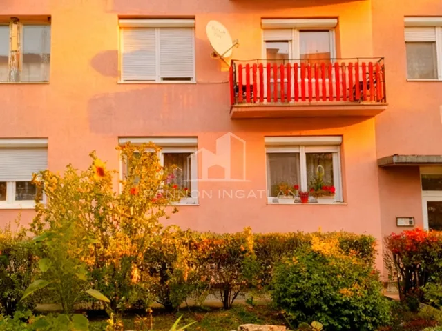 Eladó lakás Hajmáskér 32 nm