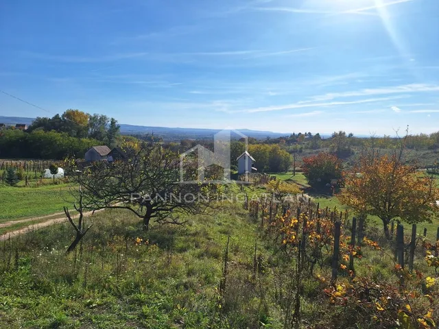 Eladó telek Magyarpolány 1336 nm