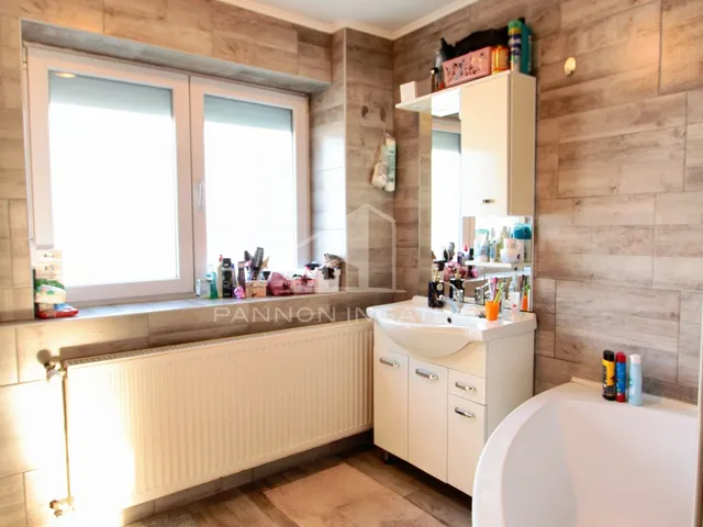 Eladó ház Nagyesztergár 93 nm