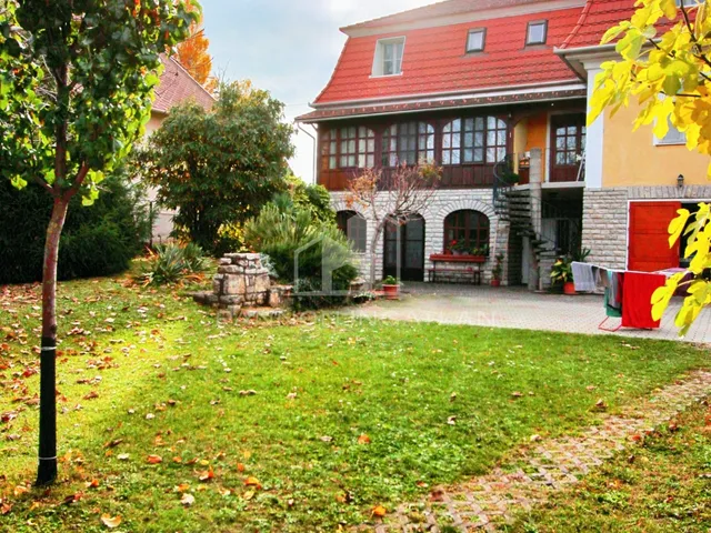 Eladó ház Balatonfüred 270 nm